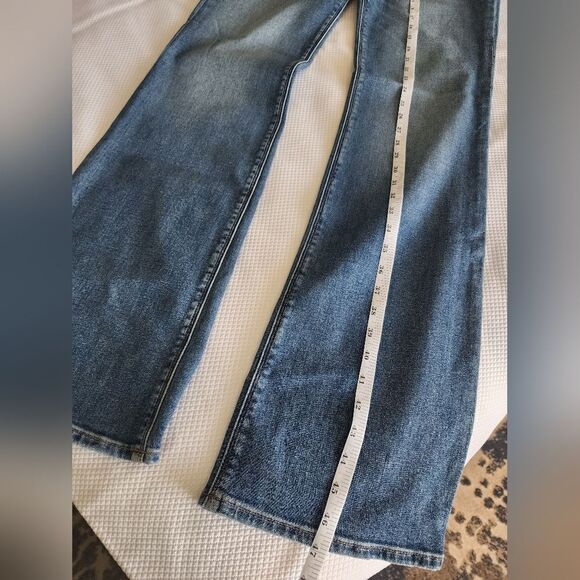 Hudson Barbara High Rise Bootcut Sandy Destroy Hem - Picture 15 of 16